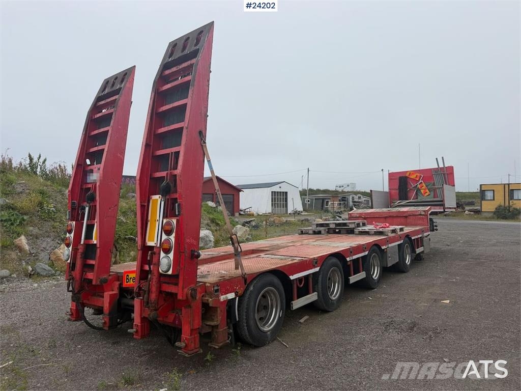 Bodex 4 axle machine trailer w/ hydraulic drive bridges  لوادر منخفضة