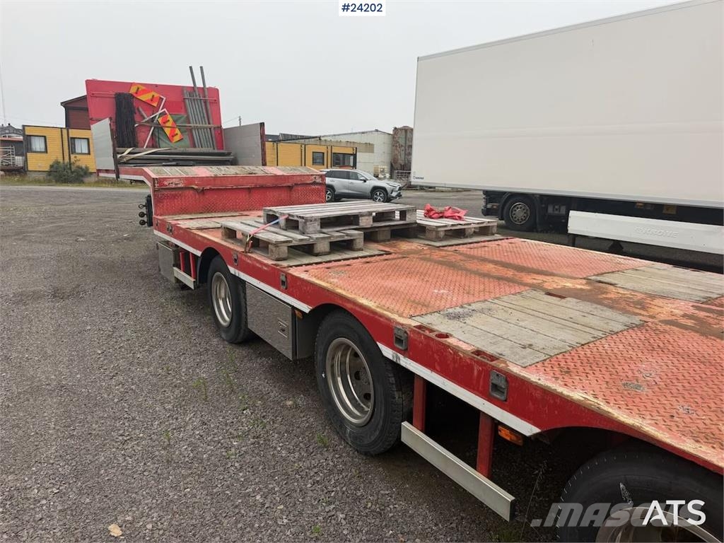Bodex 4 axle machine trailer w/ hydraulic drive bridges  لوادر منخفضة