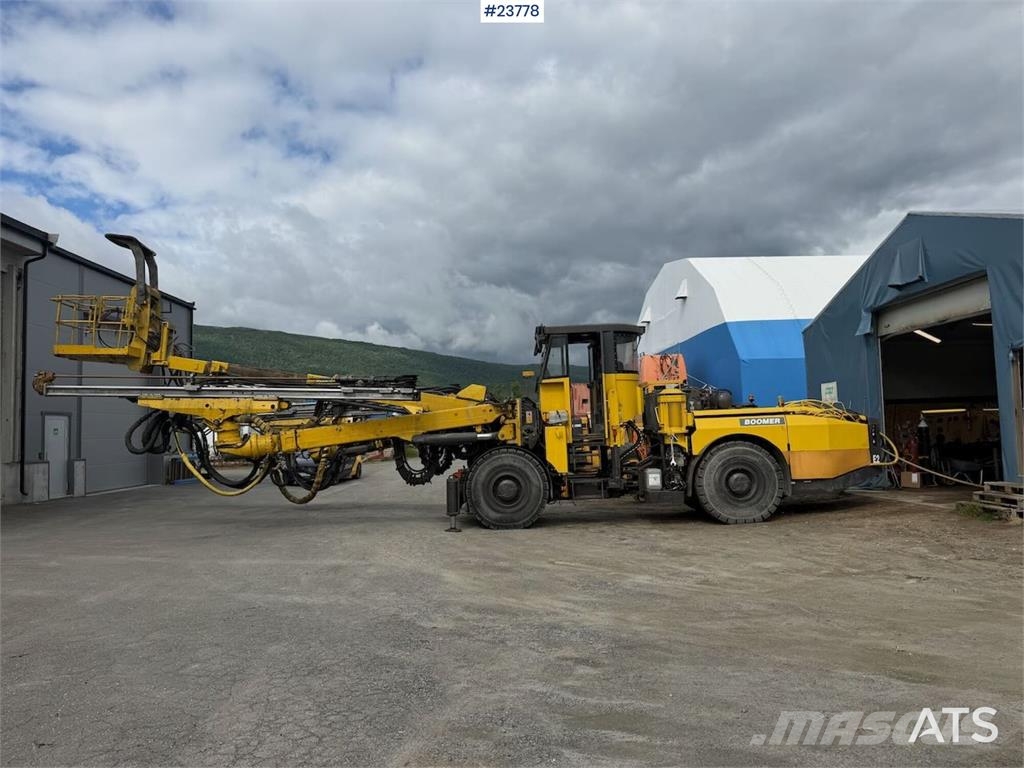 Boomer E2-C22 tunnel rig. WATCH VIDEO Equipo de perforación horizontal
