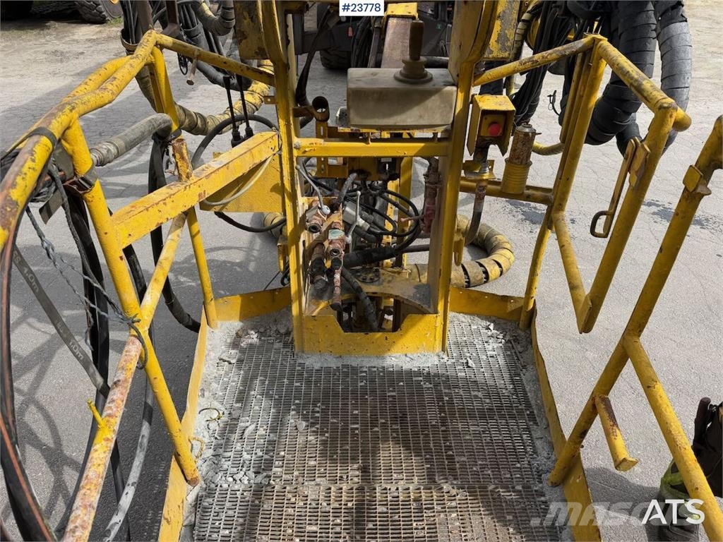 Boomer E2-C22 tunnel rig. WATCH VIDEO Equipo de perforación horizontal