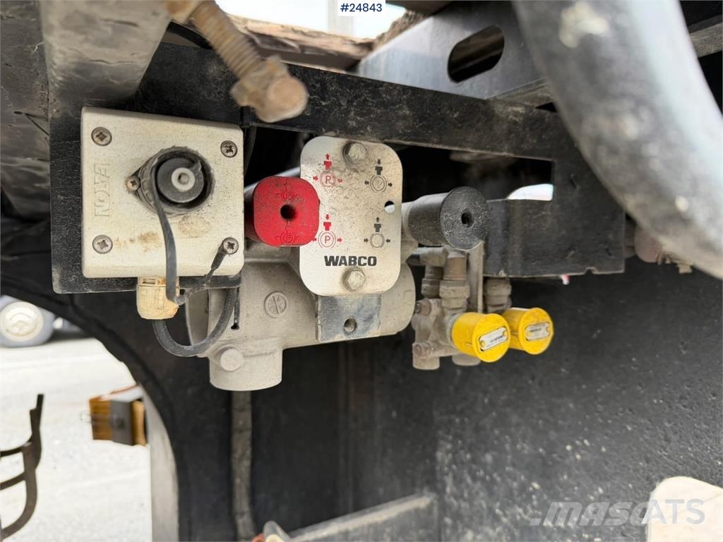 Broshuis 3 axle Low-loader semi-trailer with 2 extensions – Ostale prikolice