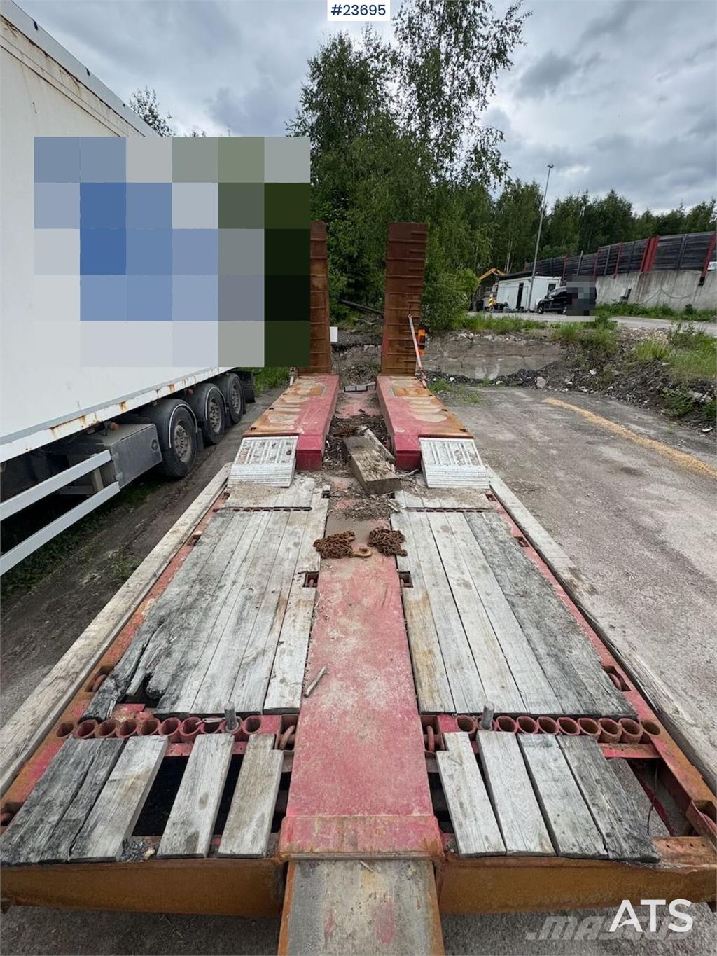 Broshuis Machine Semi-Trailer – with hydraulic loading ramp Maskintransporter