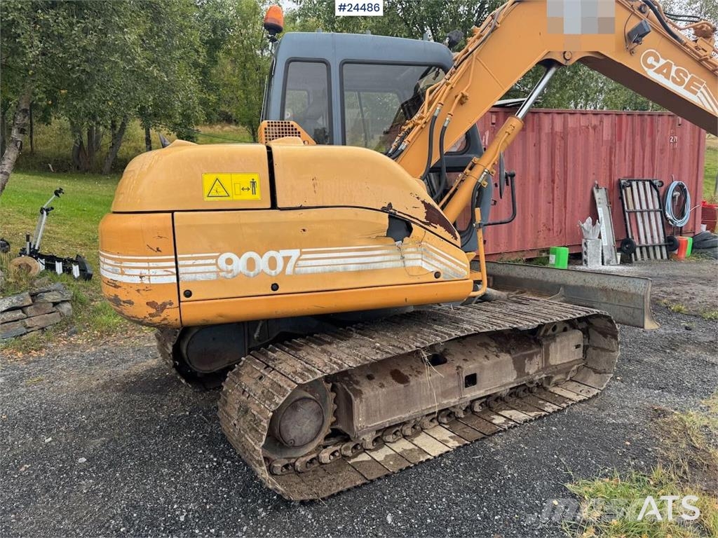 CASE 9007 Tracked Excavator w/ 2 Buckets – 4,770 Hours Lánctalpas kotrók
