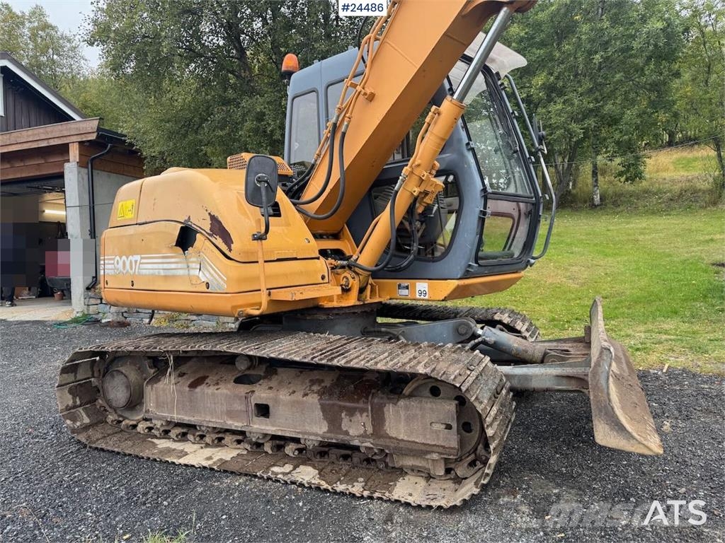 CASE 9007 Tracked Excavator w/ 2 Buckets – 4,770 Hours Lánctalpas kotrók