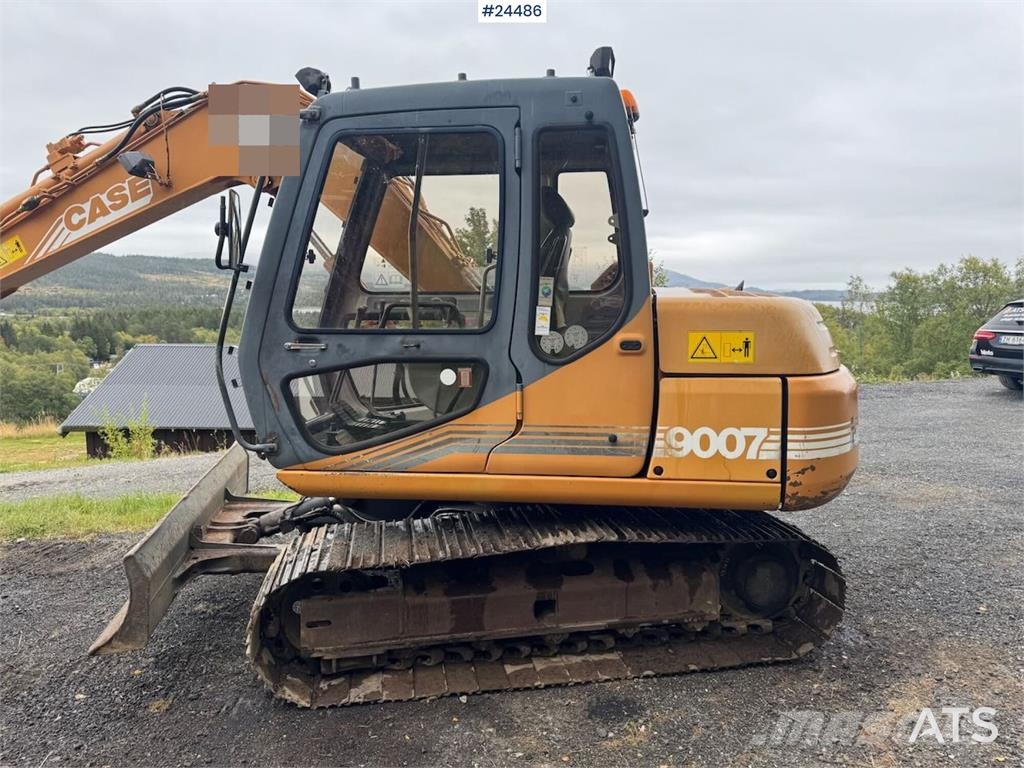 CASE 9007 Tracked Excavator w/ 2 Buckets – 4,770 Hours Lánctalpas kotrók