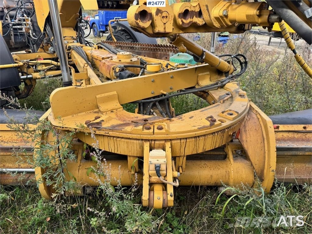 CAT 140M Greyderler