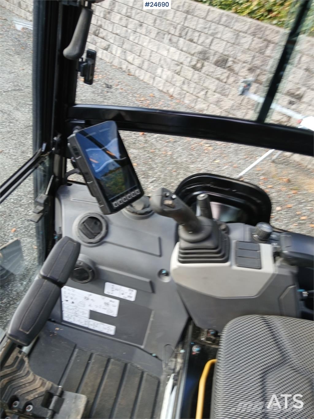 CAT 301.8 Excavator with hydraulic grading bucket, dig Beltegraver