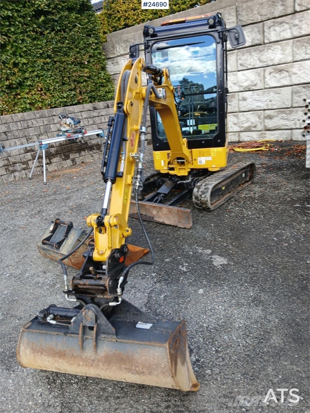 CAT 301.8 Excavator with hydraulic grading bucket, dig Beltegraver