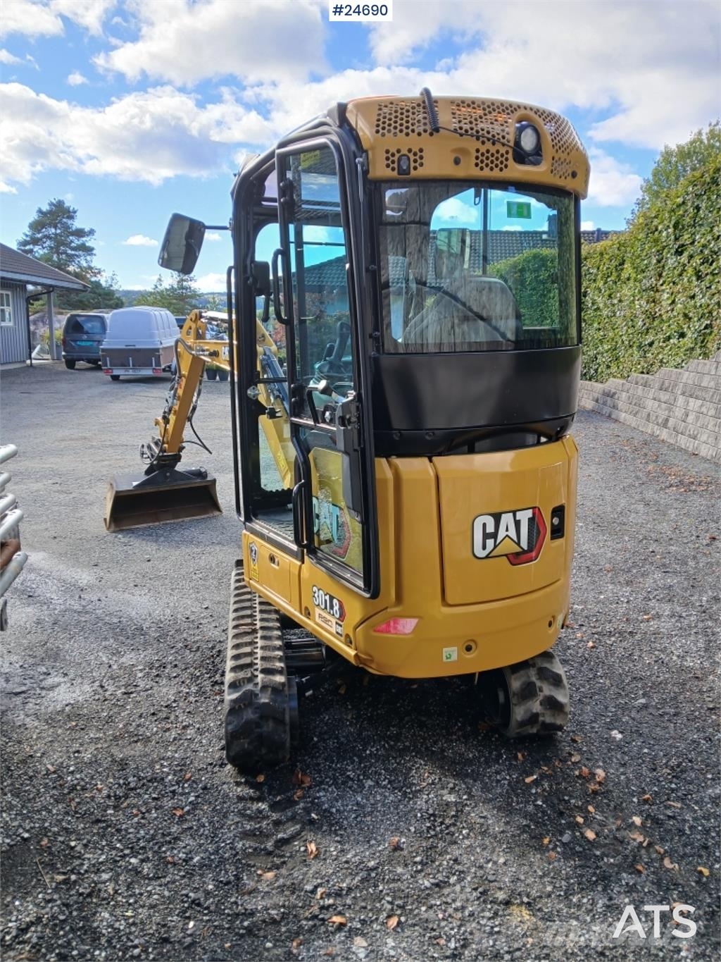 CAT 301.8 Excavator with hydraulic grading bucket, dig Beltegraver