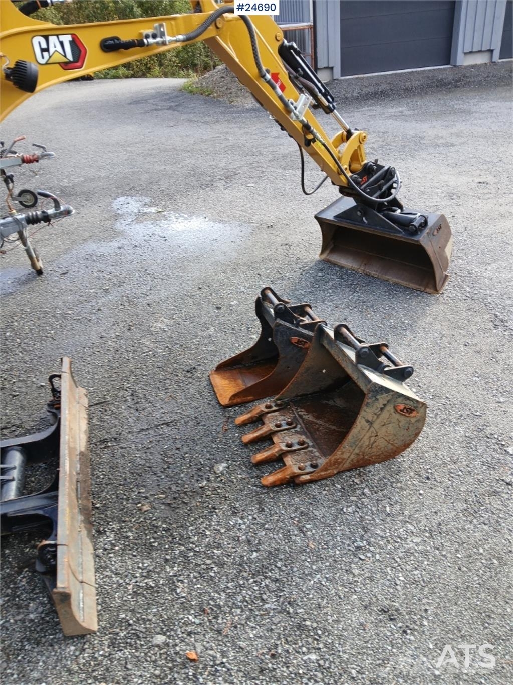 CAT 301.8 Excavator with hydraulic grading bucket, dig Beltegraver
