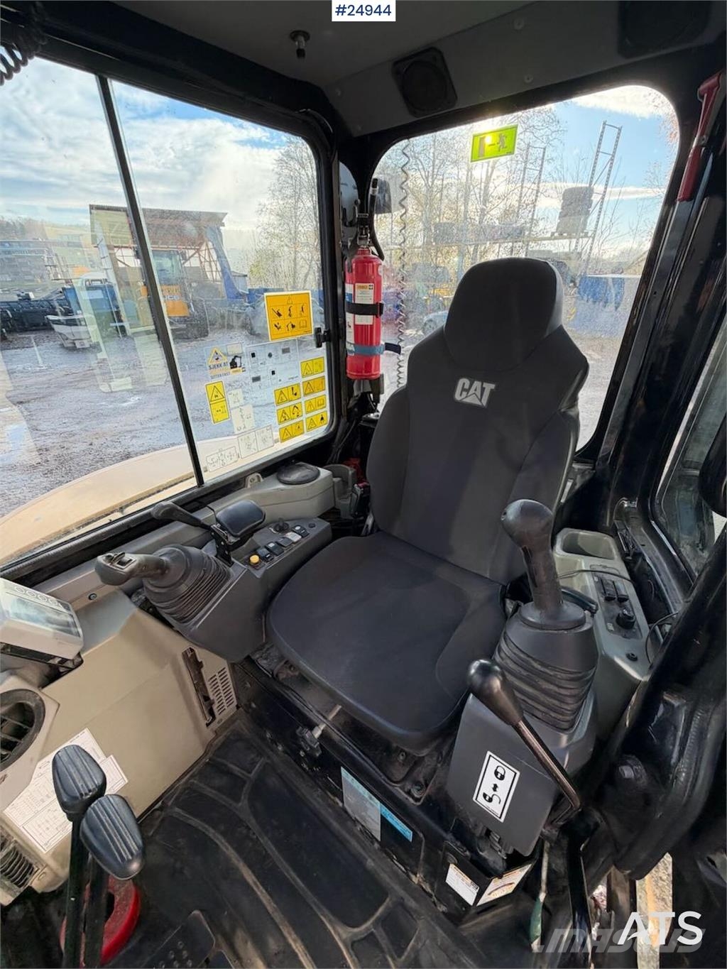 CAT 303.5ECR Mini excavator – 2 buckets – 2070 hours Mini bageri < 7t