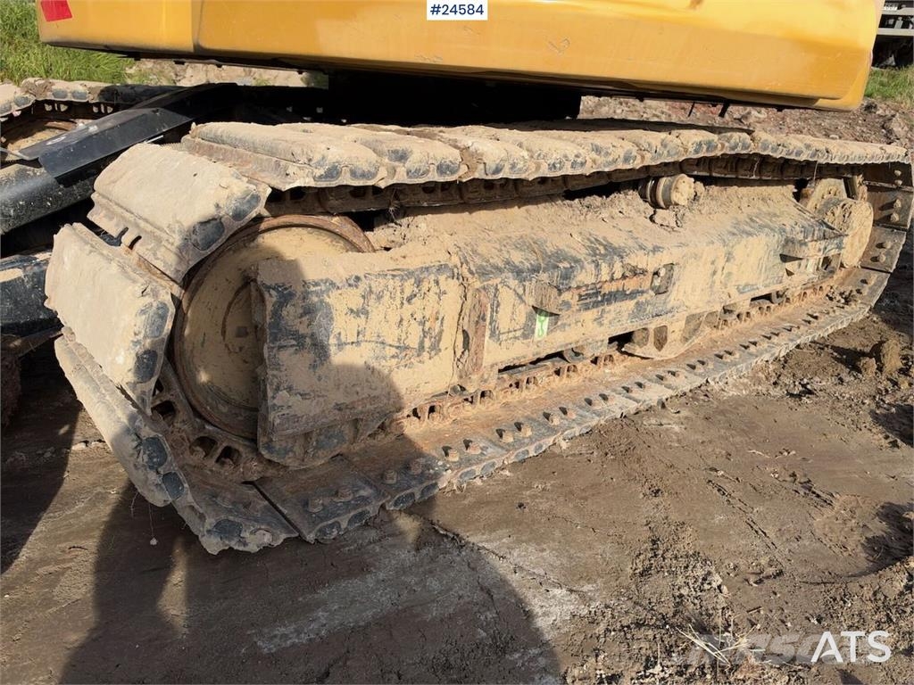 CAT 308 Tracked excavator with 3 buckets, tiltrotator Paletli ekskavatörler