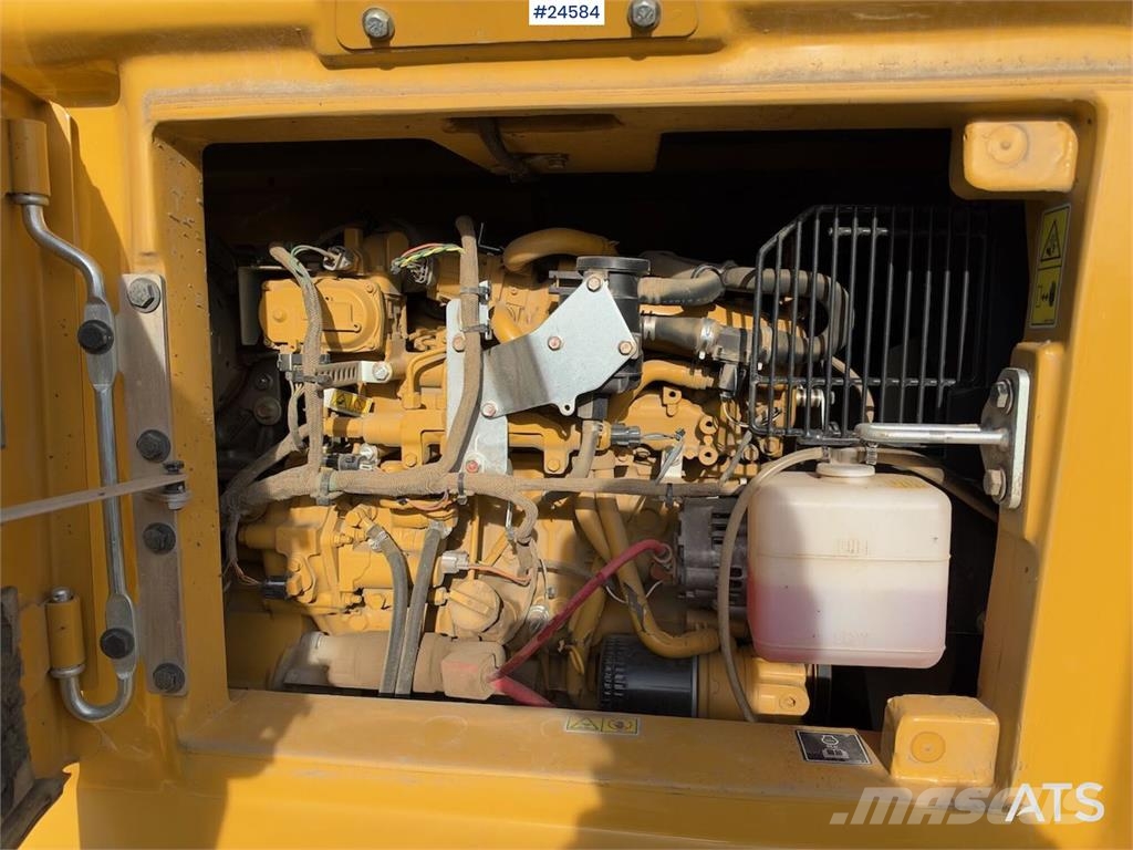 CAT 308 Tracked excavator with 3 buckets, tiltrotator Paletli ekskavatörler