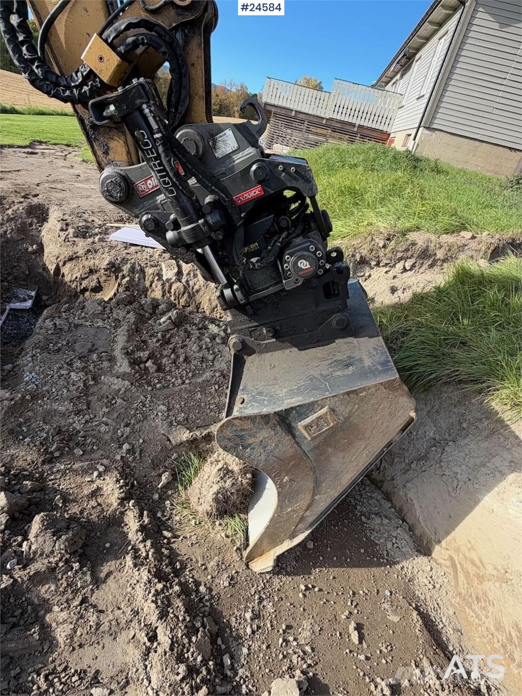 CAT 308 Tracked excavator with 3 buckets, tiltrotator Paletli ekskavatörler