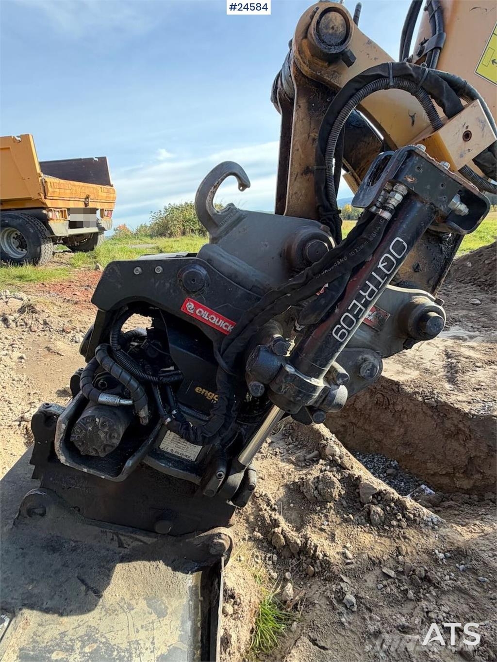 CAT 308 Tracked excavator with 3 buckets, tiltrotator Paletli ekskavatörler