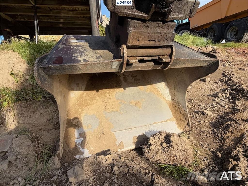 CAT 308 Tracked excavator with 3 buckets, tiltrotator Paletli ekskavatörler
