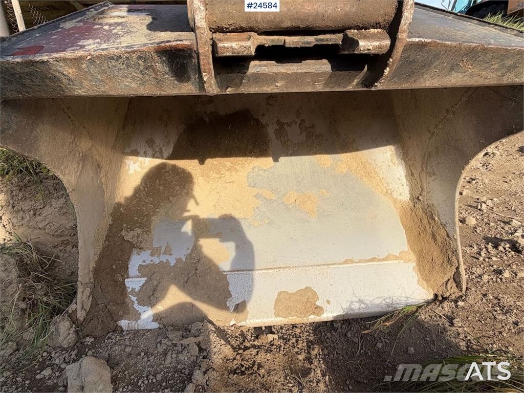 CAT 308 Tracked excavator with 3 buckets, tiltrotator Paletli ekskavatörler