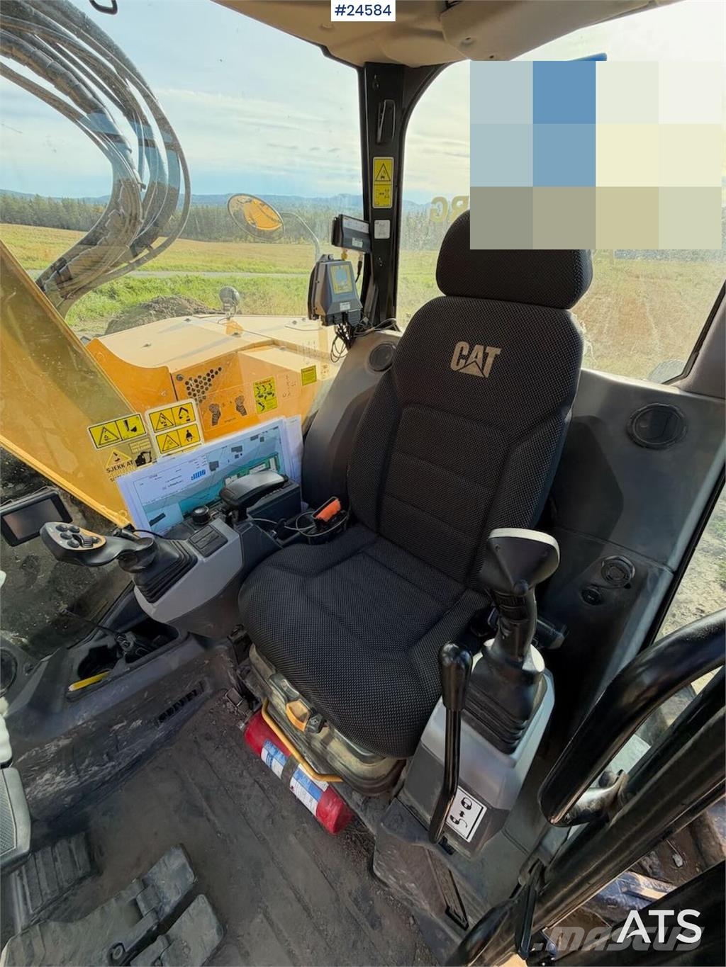 CAT 308 Tracked excavator with 3 buckets, tiltrotator Paletli ekskavatörler