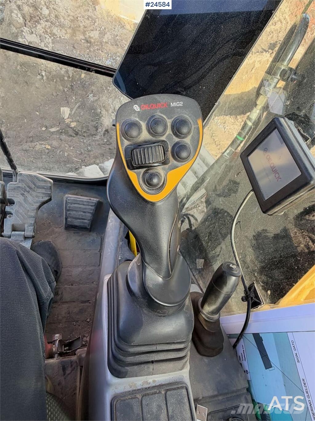 CAT 308 Tracked excavator with 3 buckets, tiltrotator Paletli ekskavatörler