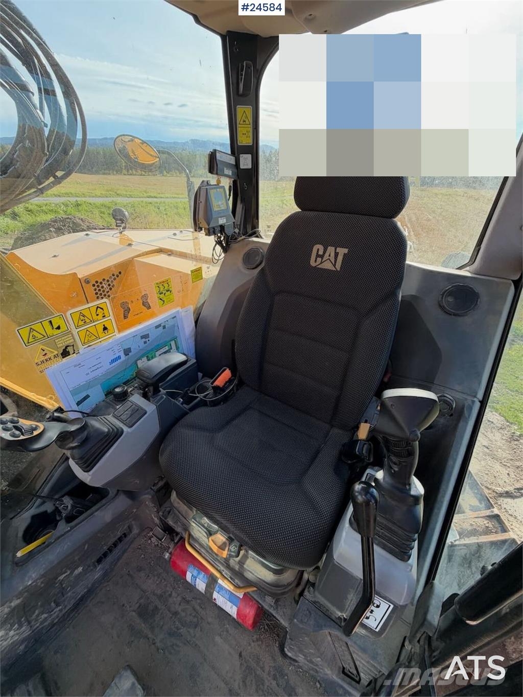 CAT 308 Tracked excavator with 3 buckets, tiltrotator Paletli ekskavatörler