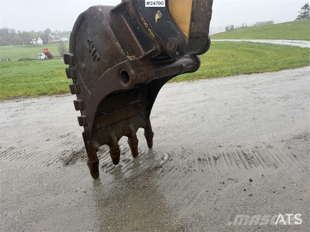 CAT 315C Excavator with digging bucket, hydraulic grad Crawler excavators