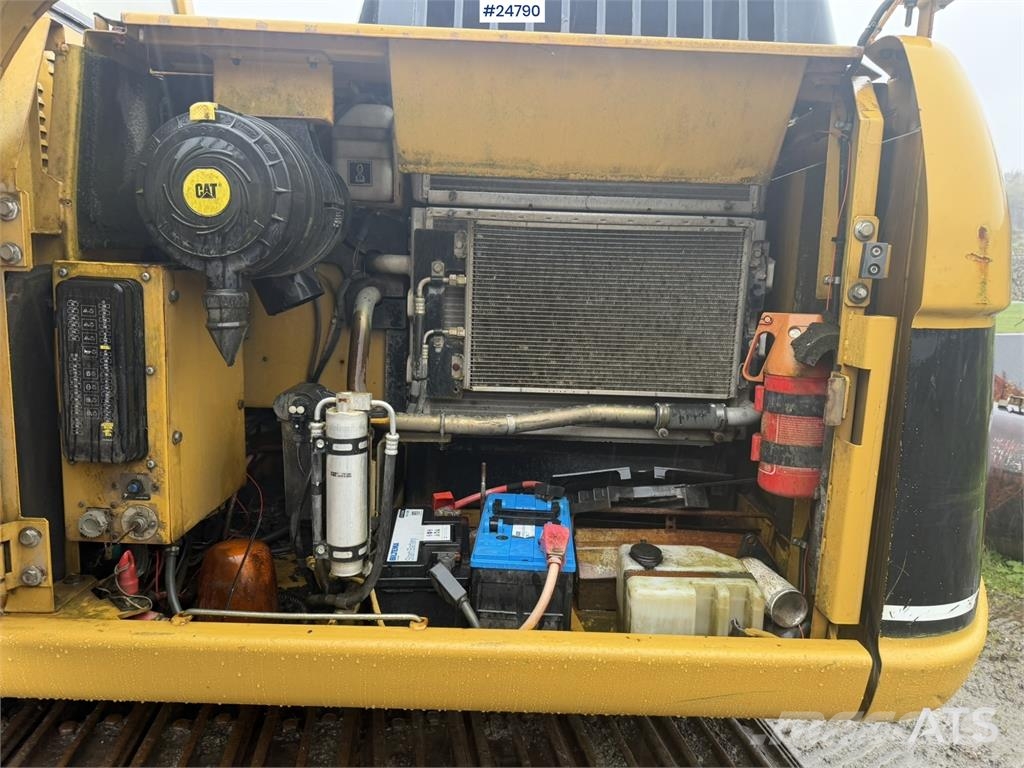 CAT 315C Excavator with digging bucket, hydraulic grad Crawler excavators