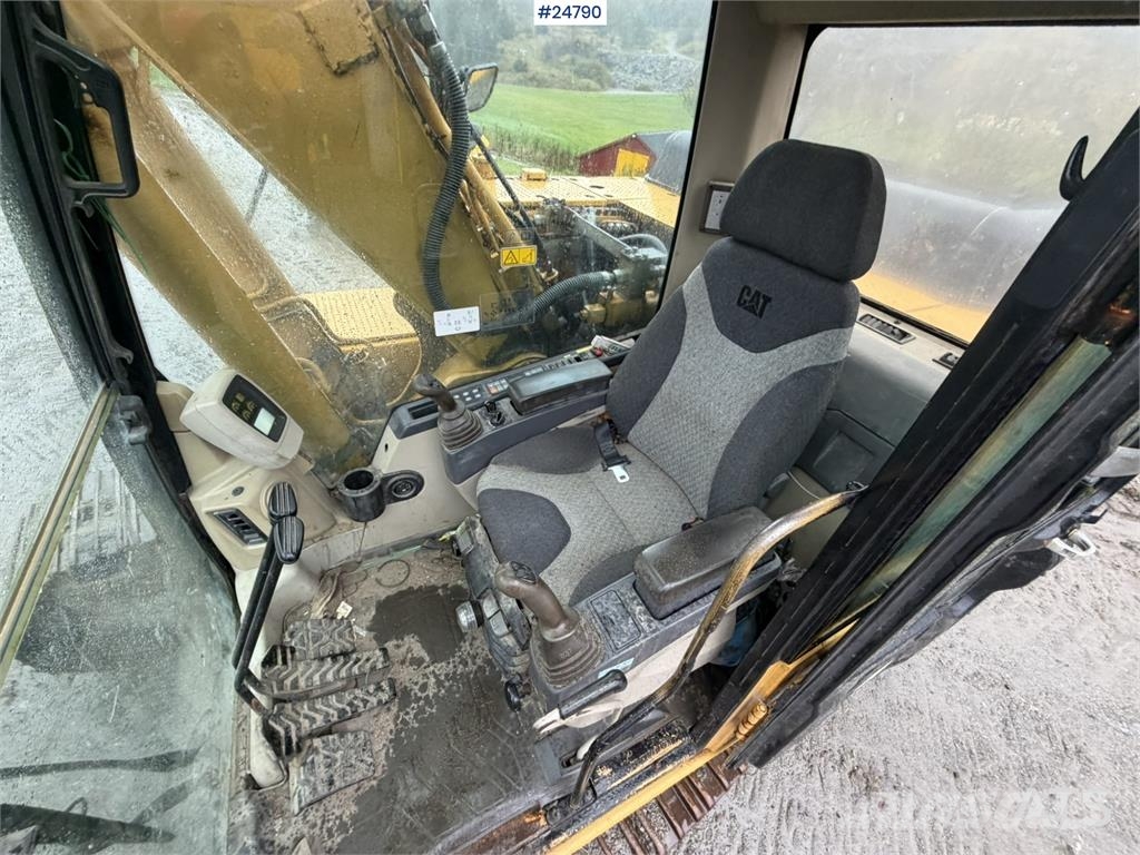 CAT 315C Excavator with digging bucket, hydraulic grad Crawler excavators