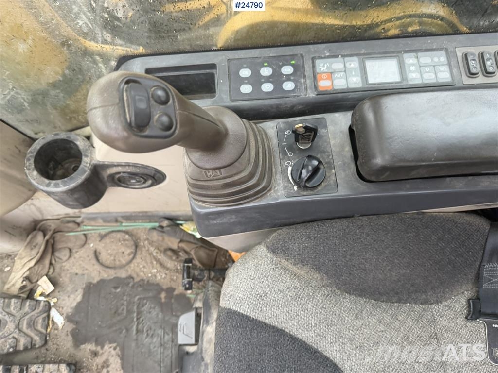 CAT 315C Excavator with digging bucket, hydraulic grad Crawler excavators