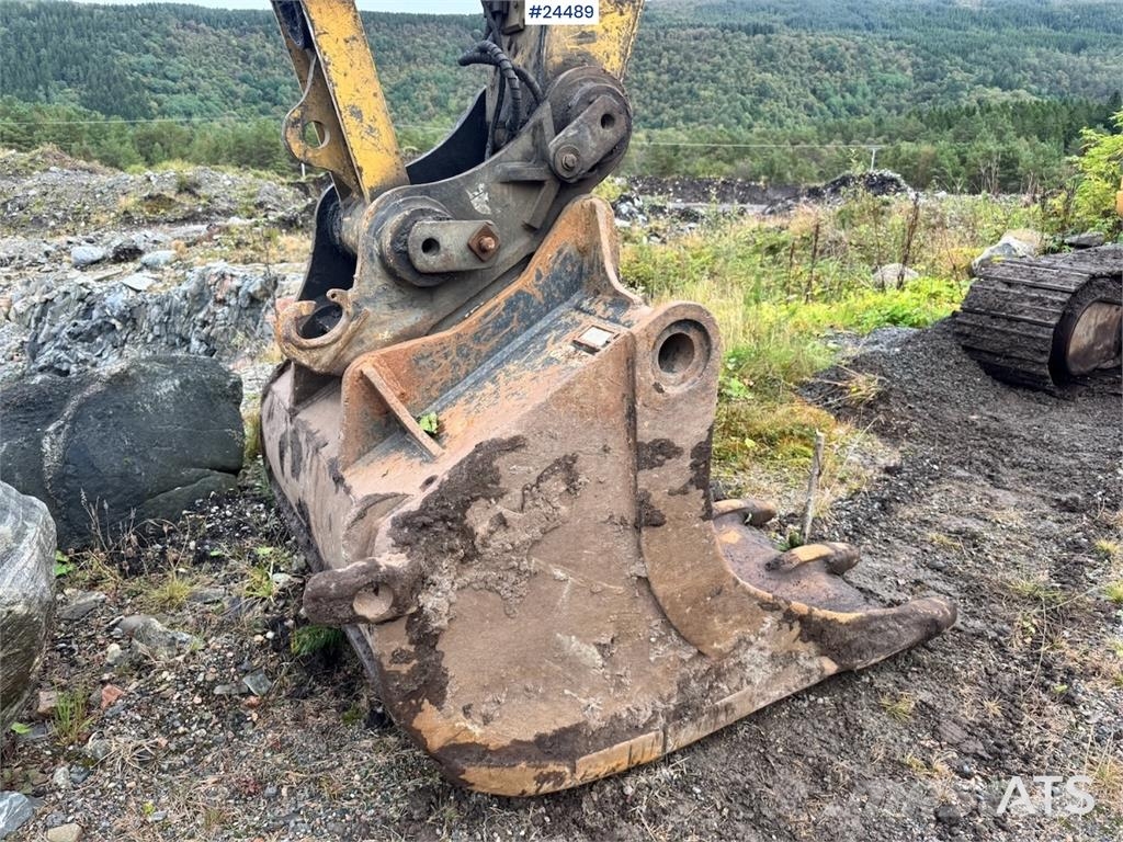 CAT 323DL Bageri gusjeničari