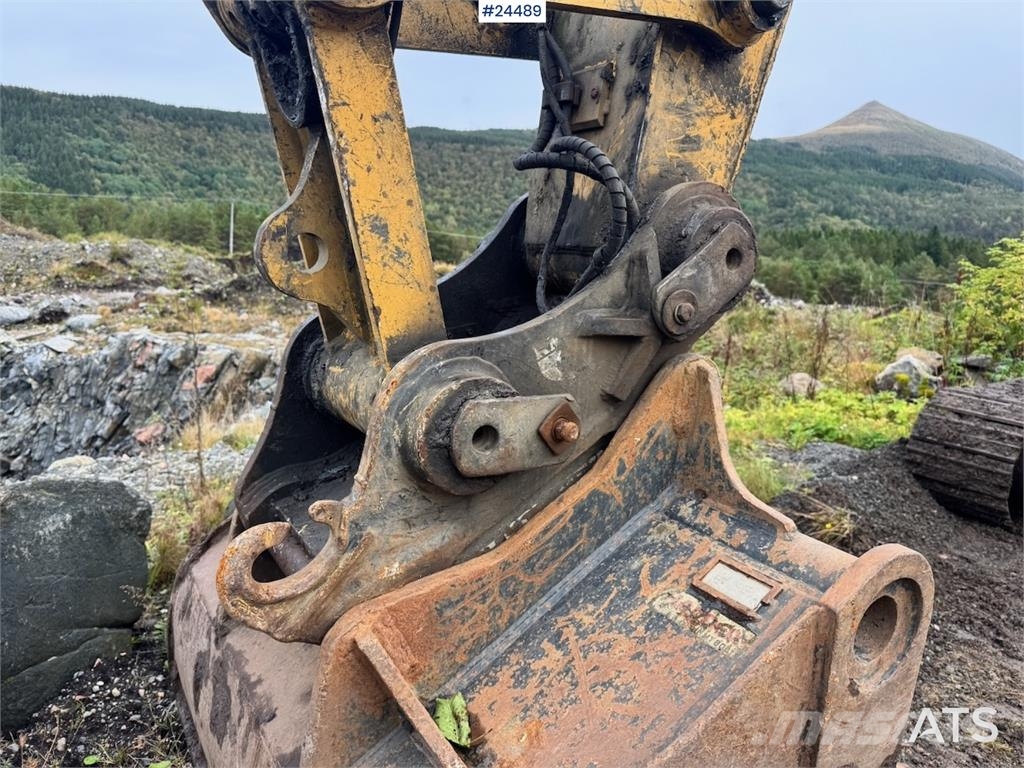 CAT 323DL Bageri gusjeničari