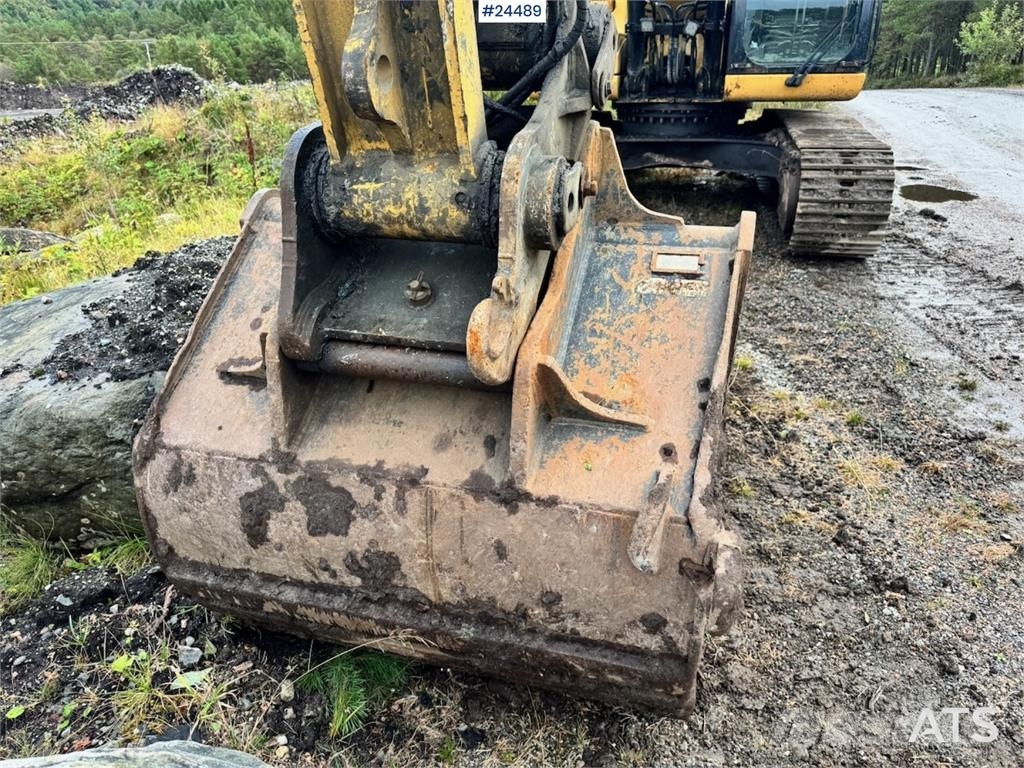 CAT 323DL Bageri gusjeničari