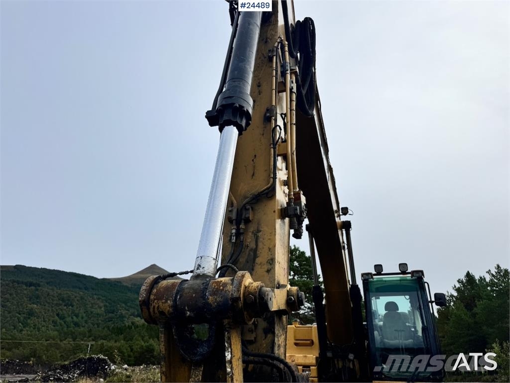 CAT 323DL Bageri gusjeničari