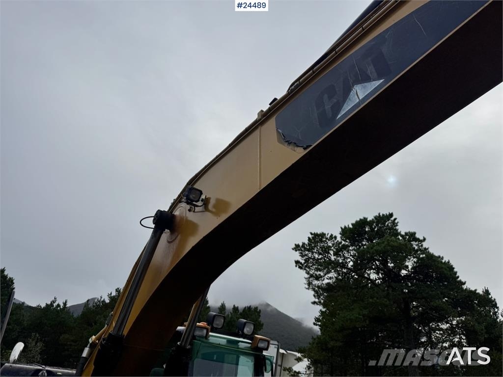CAT 323DL Bageri gusjeničari