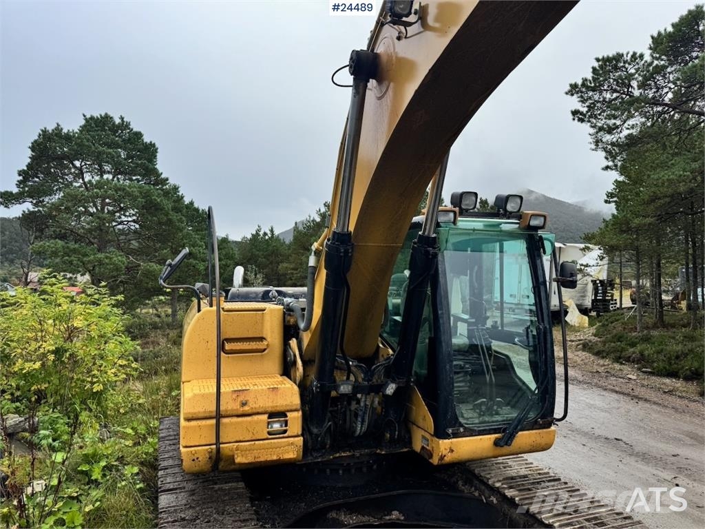 CAT 323DL Bageri gusjeničari