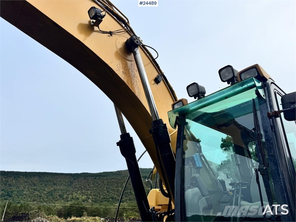 CAT 323DL Bageri gusjeničari