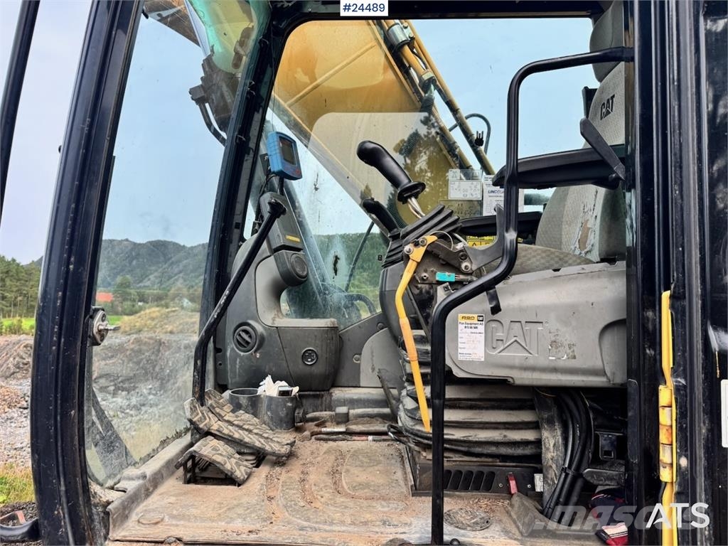CAT 323DL Bageri gusjeničari