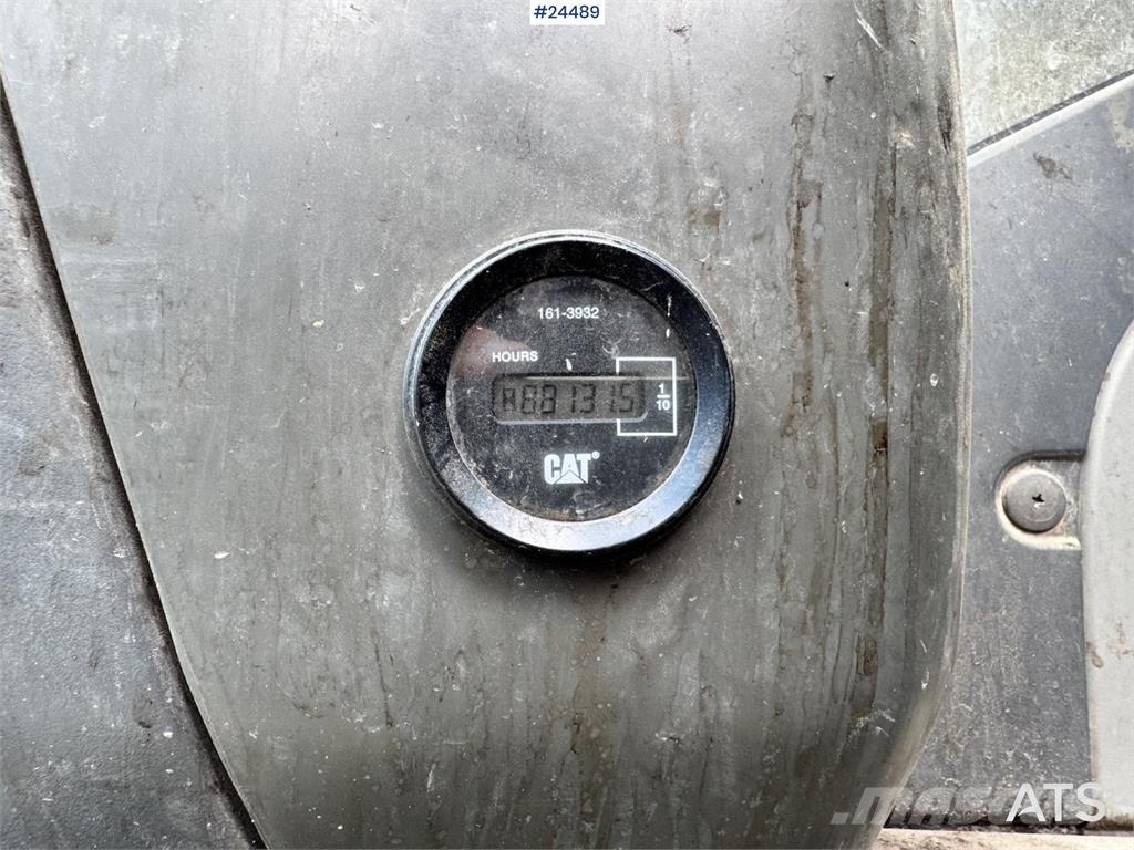 CAT 323DL Bageri gusjeničari