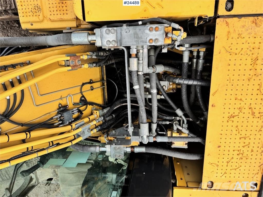 CAT 323DL Bageri gusjeničari