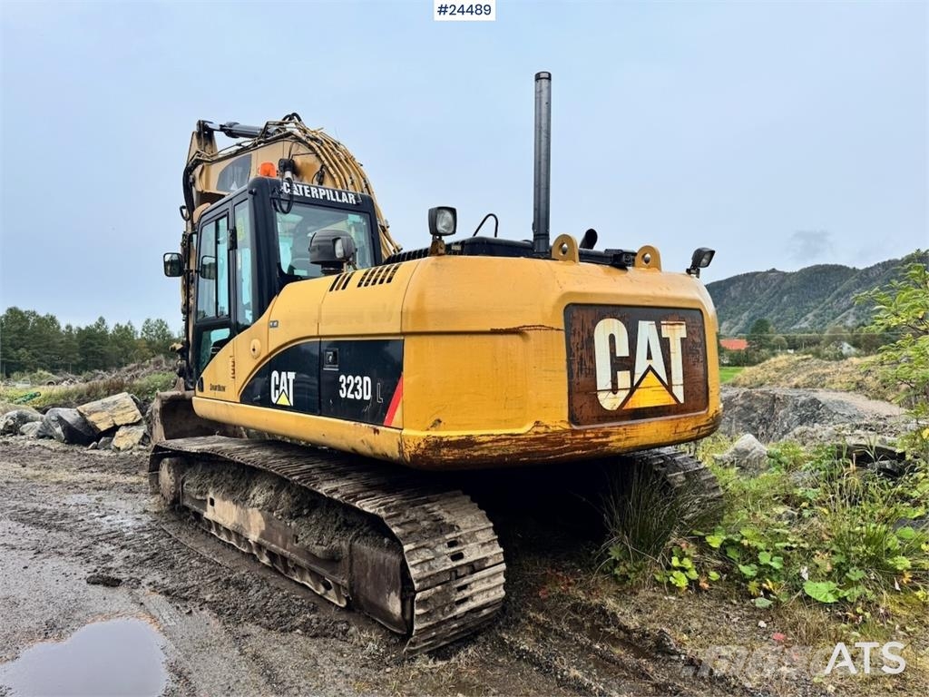 CAT 323DL Bageri gusjeničari