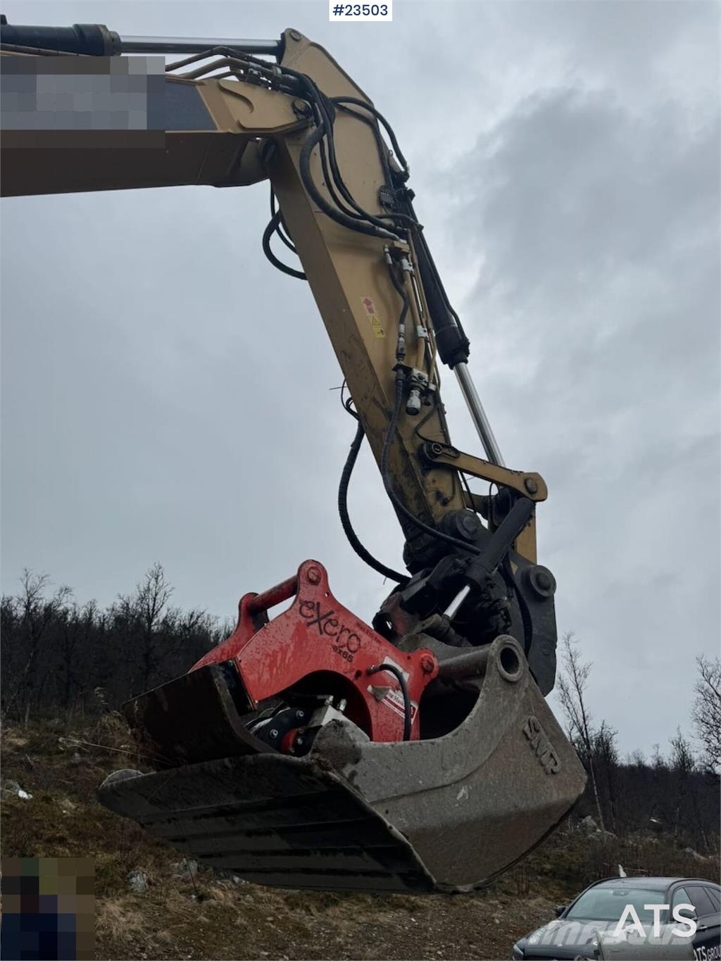 CAT 326FL Excavator – R8 Rototilt and 2 Buckets حفارات زحافة