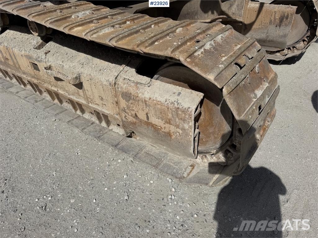 CAT 336EL Excavator with Digging Bucket حفارات زحافة