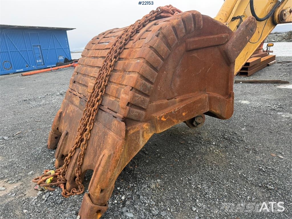 CAT 365C excavator with tooth bucket Bagri goseničarji