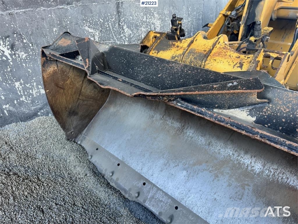 CAT 930 K Pale gommate