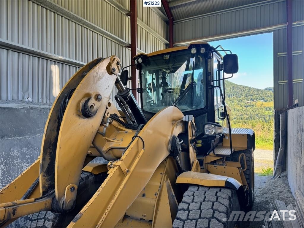 CAT 930 K Pale gommate