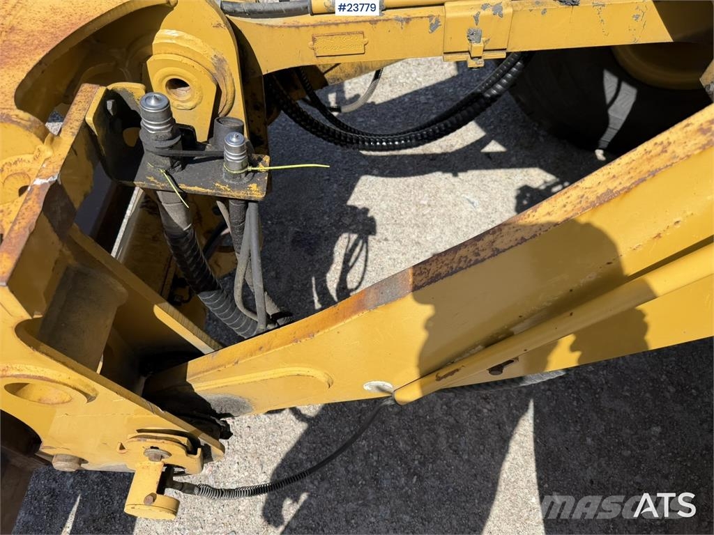 CAT 930 M wheel loader with bucket Iekrāvēji uz riteņiem