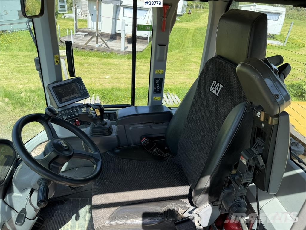 CAT 930 M wheel loader with bucket Iekrāvēji uz riteņiem