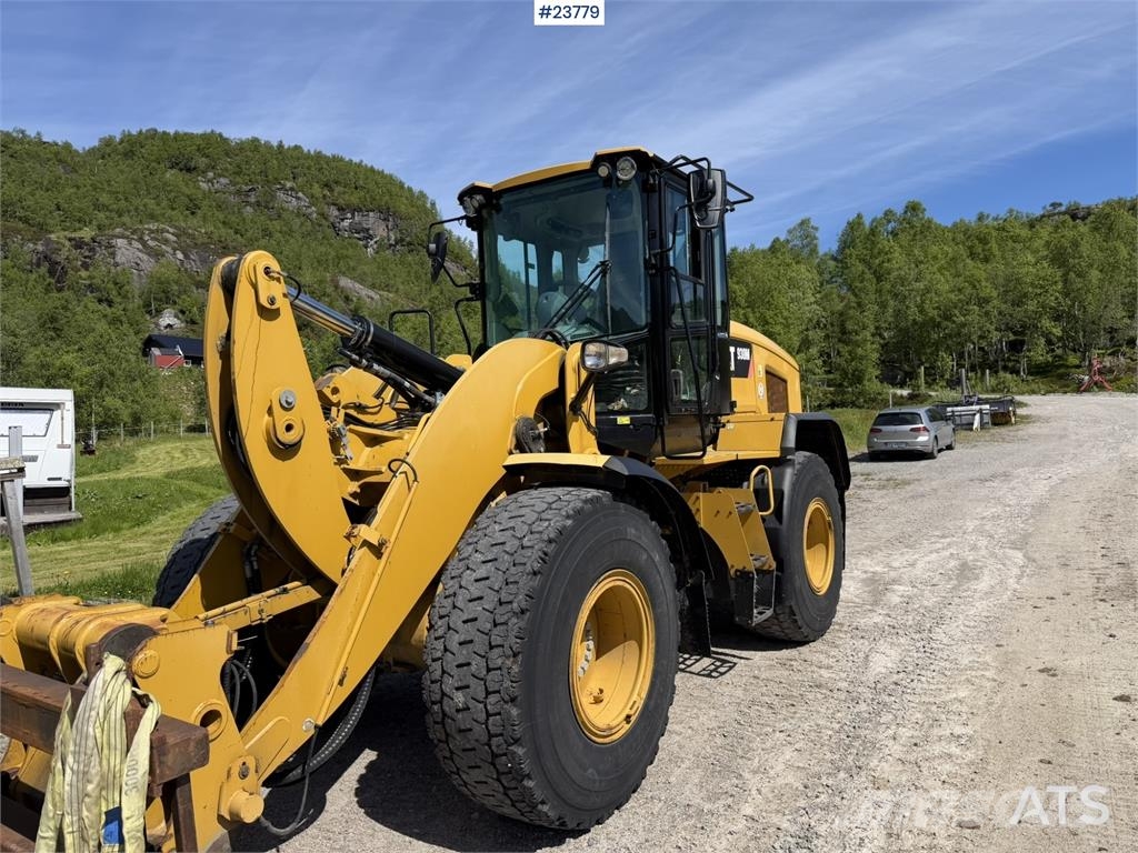 CAT 930 M wheel loader with bucket Iekrāvēji uz riteņiem