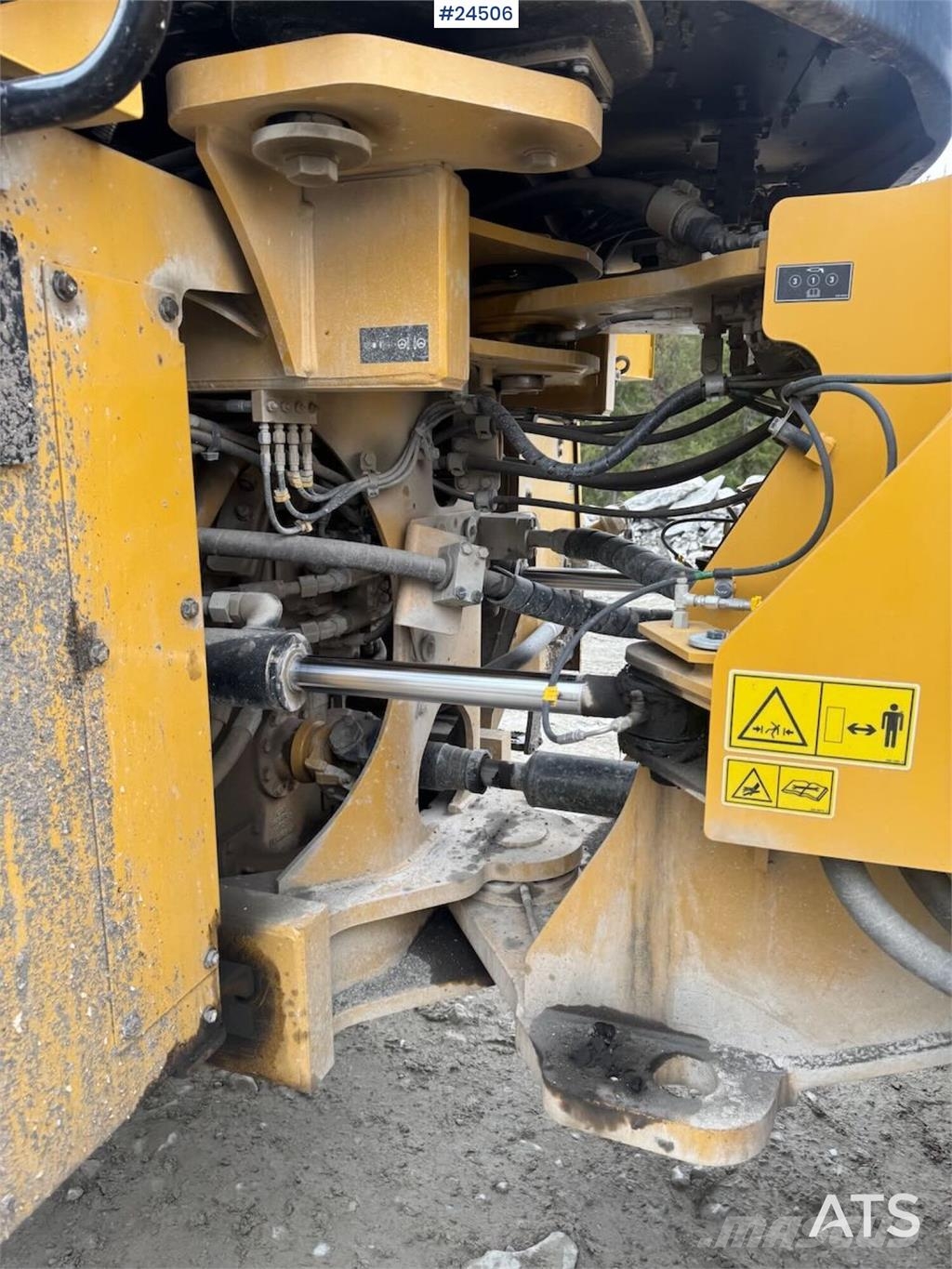 CAT 966 Wheel Loader – Bucket and Weighing System – 50 Naudoti ratiniai krautuvai