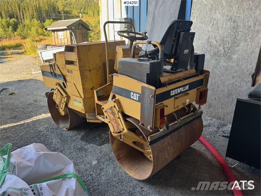 CAT CB-214B Vibratory Roller مداحل