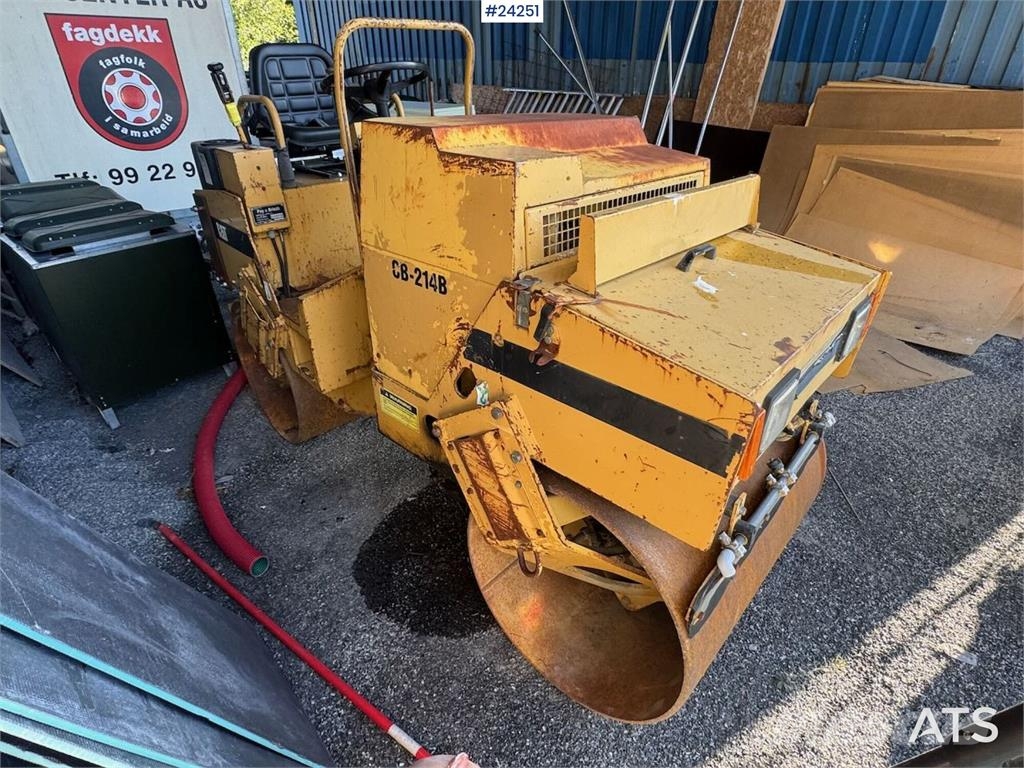 CAT CB-214B Vibratory Roller مداحل